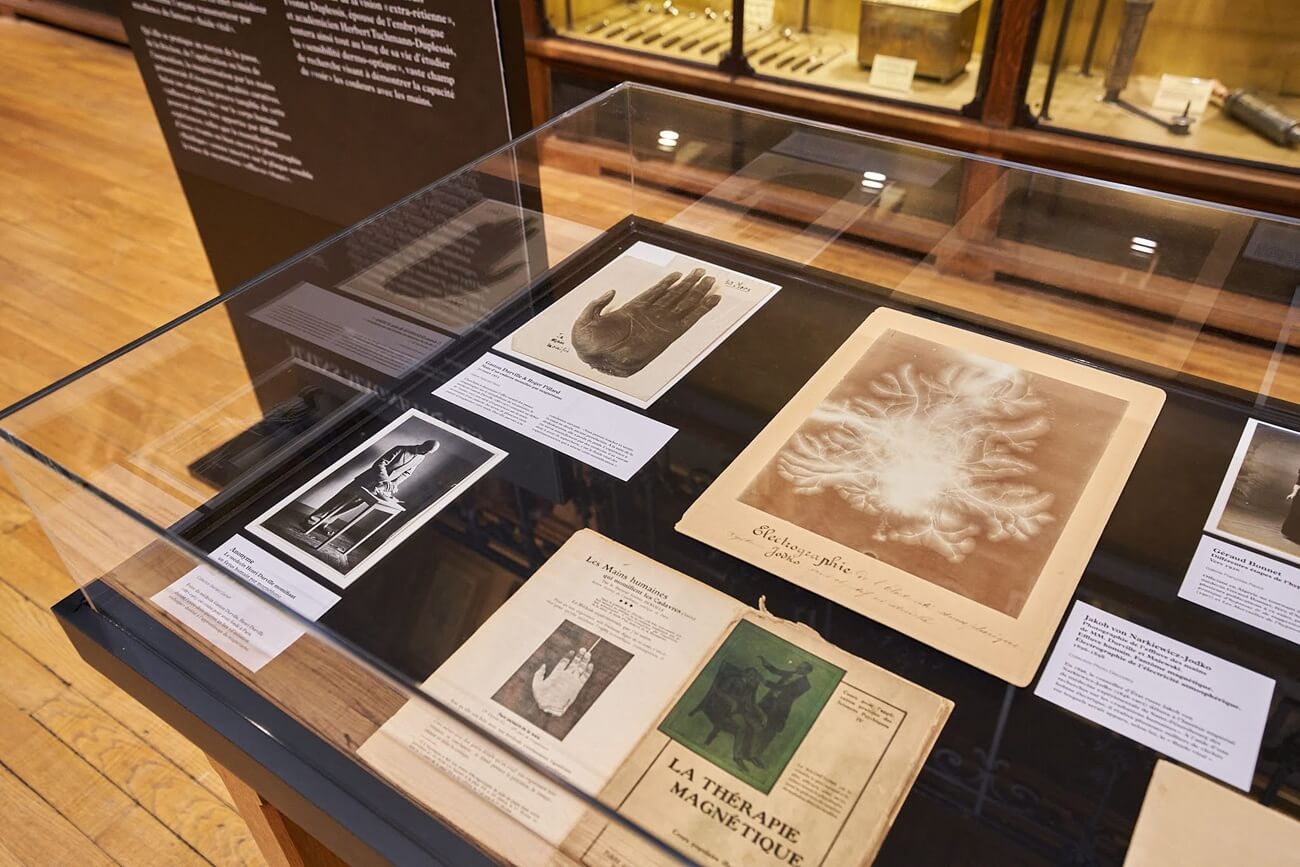Les phénomènes paranormaux dans les musées : entre légendes et témoignages troublants